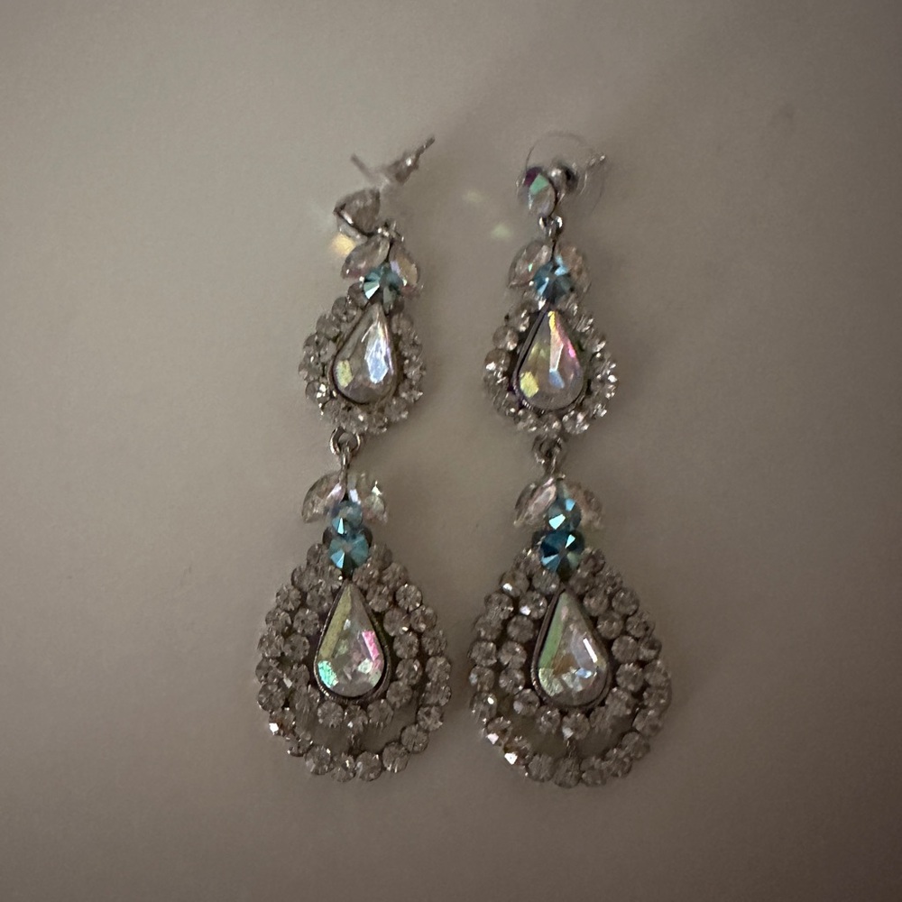 Long Pageant/Prom Ear Rings - Picture 5 of 5
